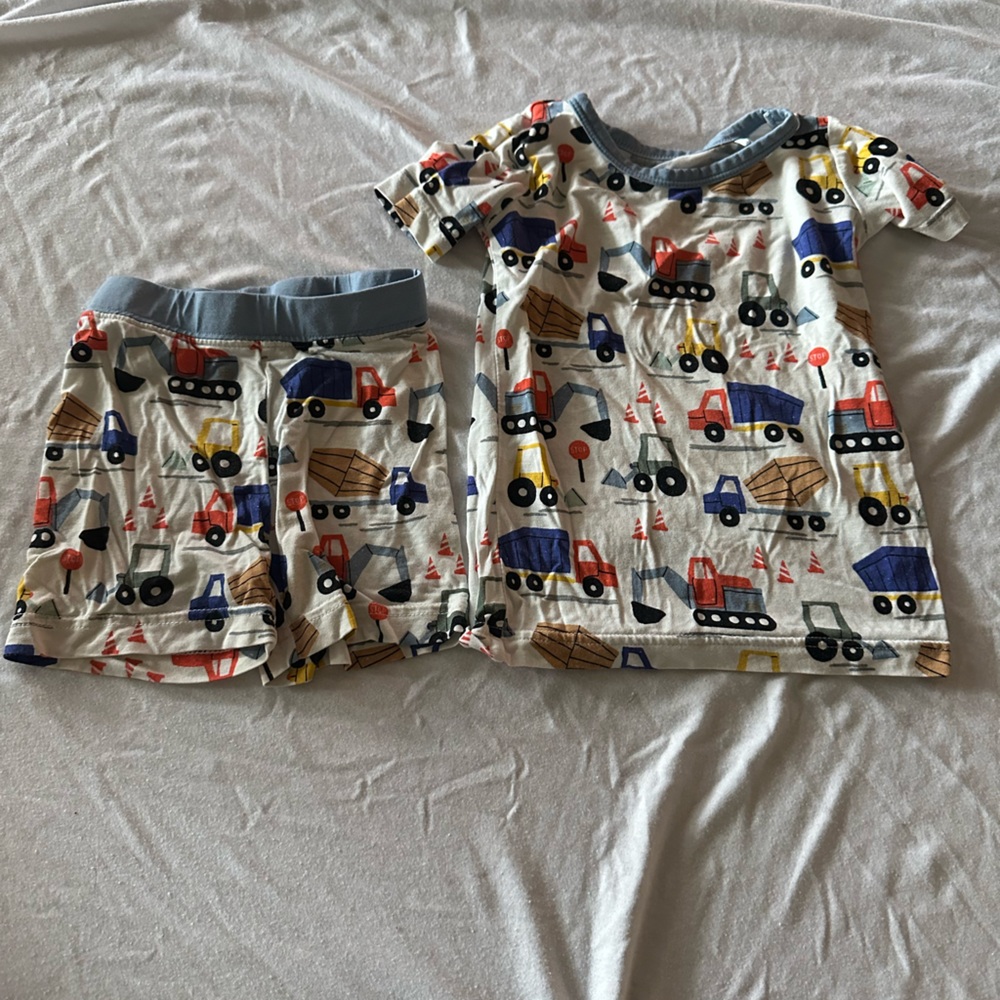 Little Sleepies- shorts set- construction